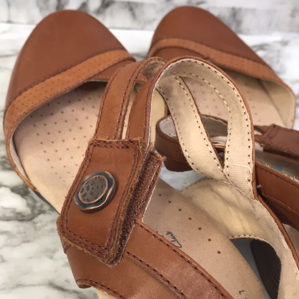 Clarks Valarie Rally Sandals Womens Sz 9 Brown Mahogany 2 Tone Block Heels - Picture 10 of 12